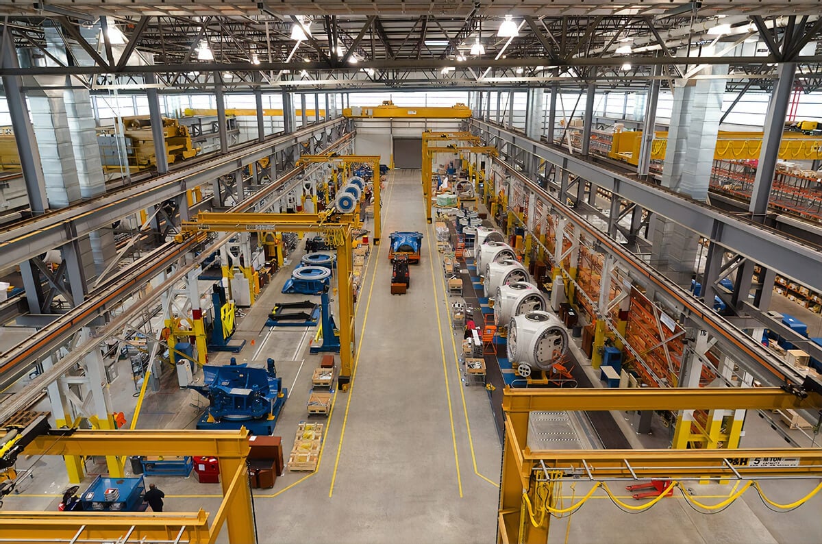 site-industriel-machines-ligne-production-hangar-usine